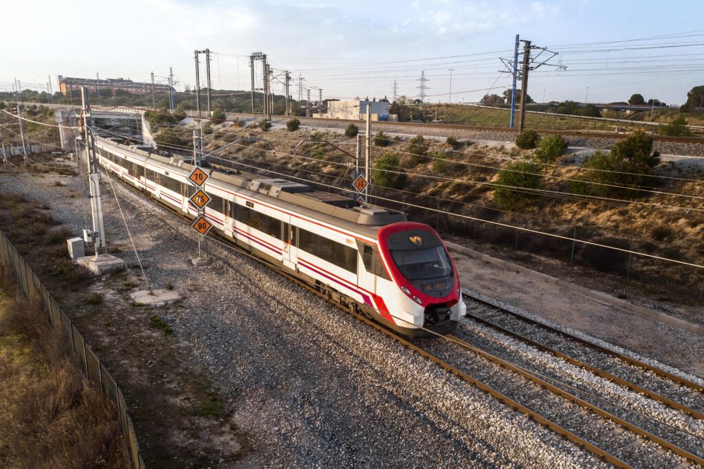 train-barcelona-airport.jpg